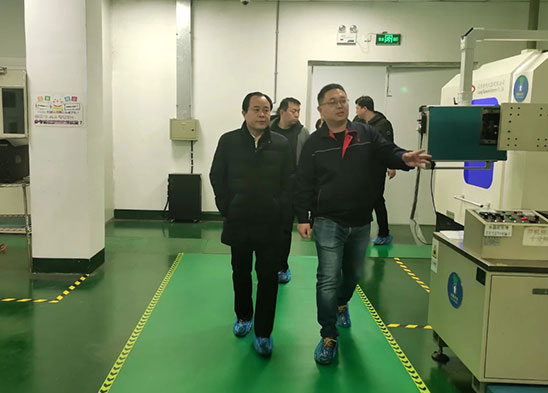 澗西區(qū)委書記、高新區(qū)黨工委書記謝峰到麥斯克電子調(diào)研慰問